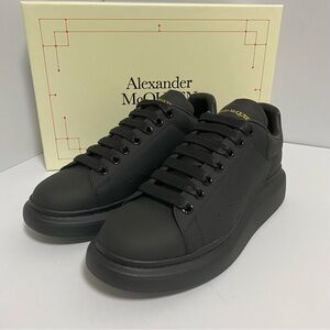 Alexander McQueen Men's Sneakers❤️❤️